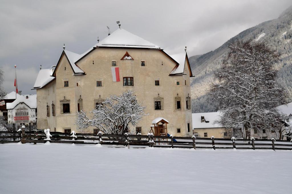 Ansitz Heufler Hotel Rasun di Sopra Bagian luar foto